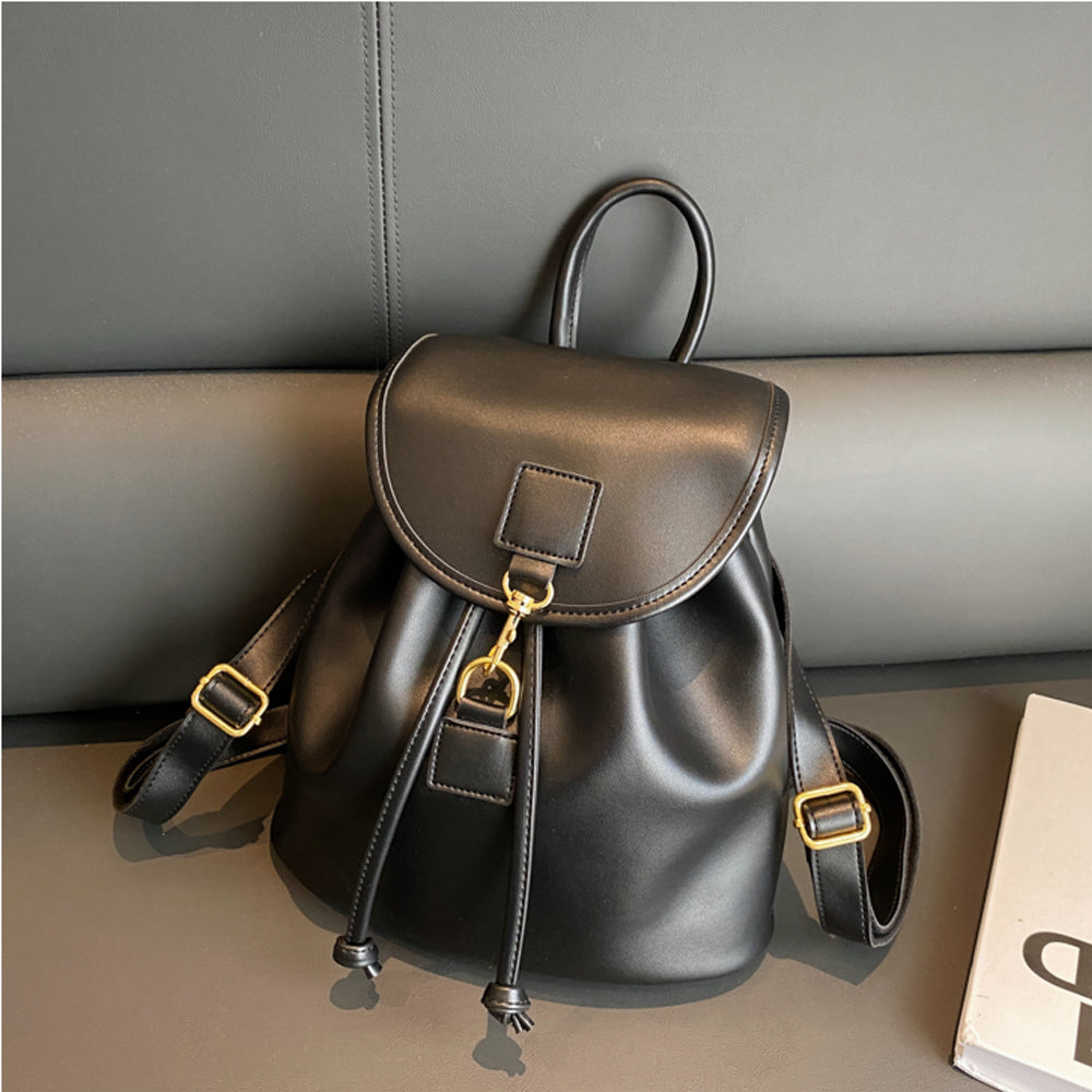 Dollcini Divatos Női Hátizsák – Elegáns és Praktikus Műbőr Táska