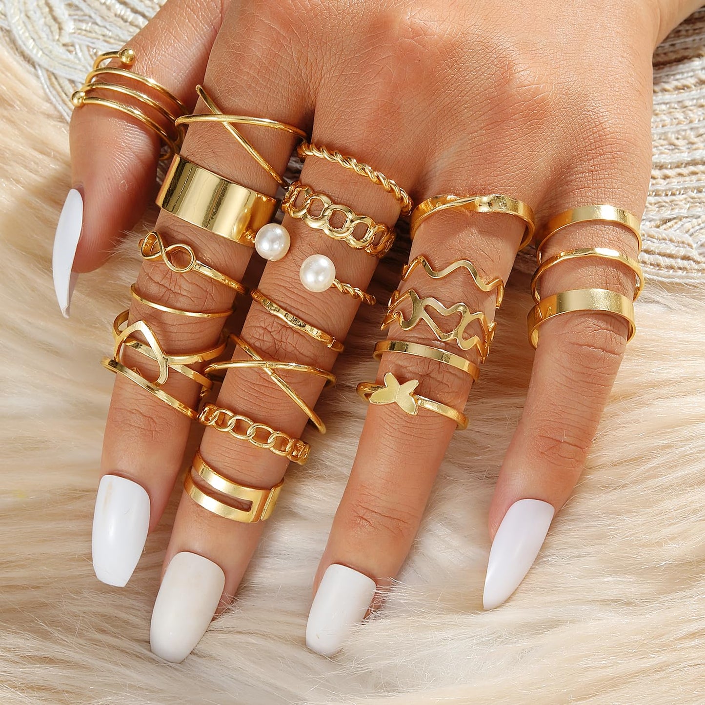 Dollcini 33 Részes Ékszerszett – Elegáns Arany Fülbevalók és Gyűrűk