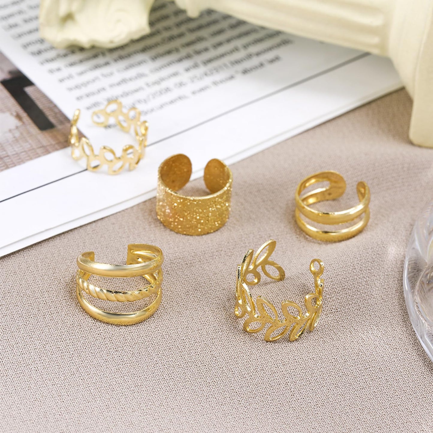 Dollcini 33 Részes Ékszerszett – Elegáns Arany Fülbevalók és Gyűrűk