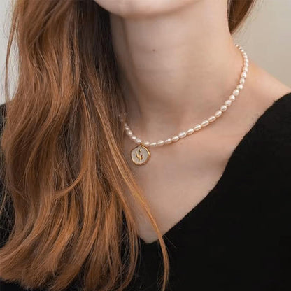 Dollcini Pearl Gyöngy Nyaklánc Virág Medállal – Rózsa vagy Tulipán