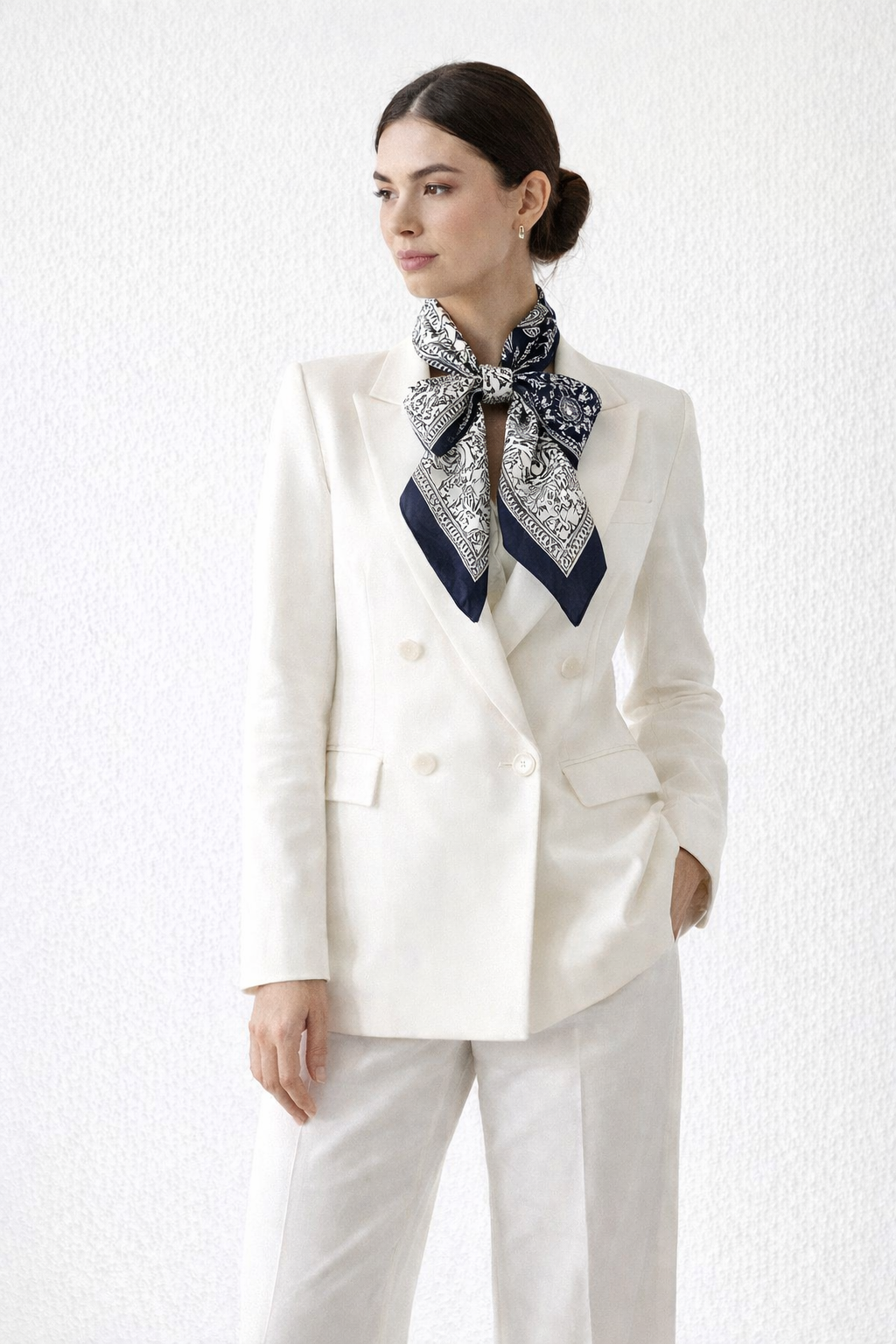 Dollcini, Női Szatén Kendő – Paisley Mintás 70×70 cm