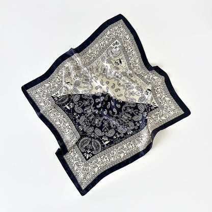 Dollcini, Női Szatén Kendő – Paisley Mintás 70×70 cm