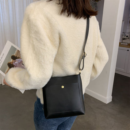 Dollcini Vízálló Női Műbőr Válltáska – Karcálló, Több Színben